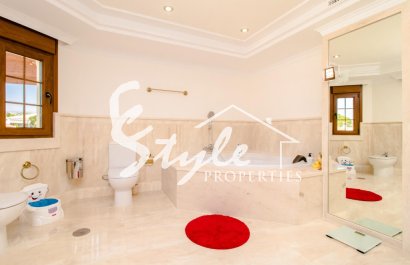 Вторичное жилье - Вилла - Сьюдад Кесада