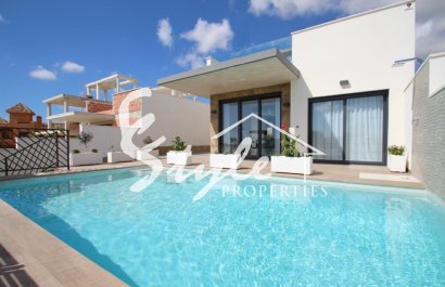 Promotion in Dehesa de Campoamor. Complex of independent villas with private pool near the sea in Orihuela Costa.