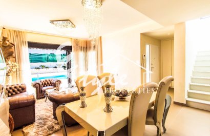 Nueva villa en venta cerca al mar in Alicante, Costa Blanca