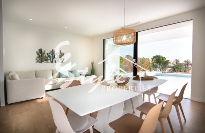 Buy villa in Costa Blanca close to golf and beach in Los Montesinos. ID: ON1123_33