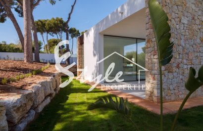 Buy newly built villa in Moraira close to the sea. ID ON1135_44 