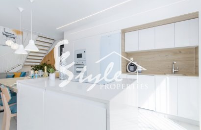 Buy villa in Costa Blanca close to golf and beach in Benidorm. ID: ON1137_33