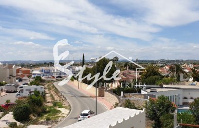 Comprar nueva villa con parcela y piscina privada en Ciudad Quesada cerca del mar. ID ON1145_44