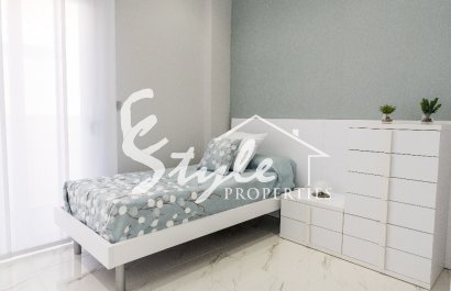 Nuevo - Villa - Villamartin