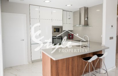 Nuevo - Villa - Villamartin