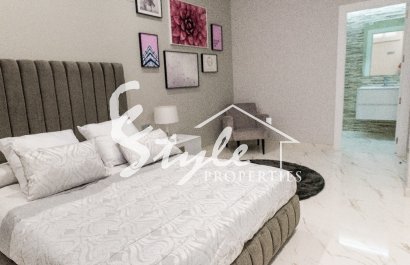 Nueva Villa en venta con piscina en Villamartin , Costa Blanca, Spain 