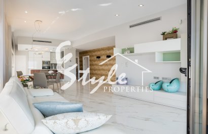 Nuevo - Villa - Villamartin