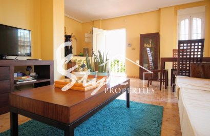 Купить угловой таунхауз около моря в кабо роиг. id 4680