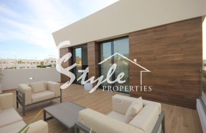 Nueva villa en venta cerca al mar in Alicante, Costa Blanca ON002