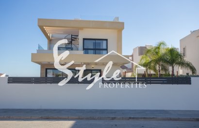 Nuevo - Villa - LOS MONTESINOS - La Herada