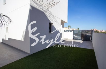 Nuevo - Villa - LOS MONTESINOS - La Herada