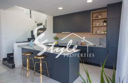 Nuevo - Villa - LOS MONTESINOS - La Herada