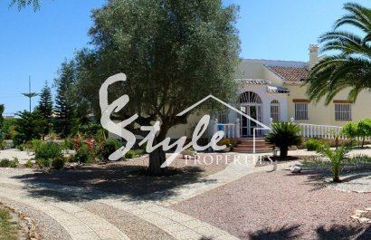 Купить cельскую усадьбу на большом участке земли в Дайа Вьеха, Коста Бланка. ID: 4060