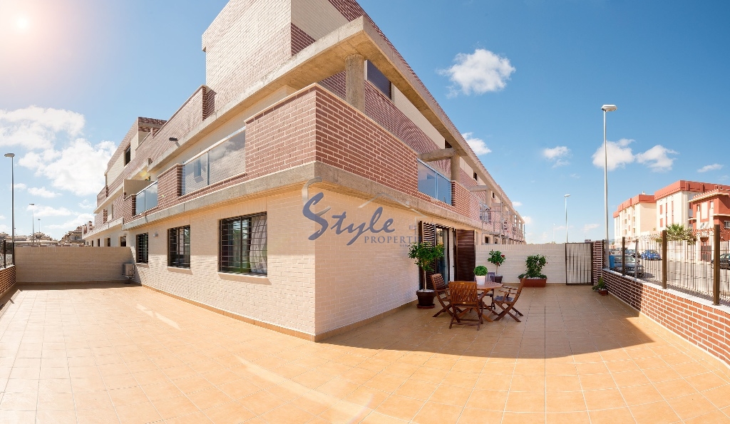 Apartments for sale in Cabo Roig, Costa Blanca, Spain ON327_2-2