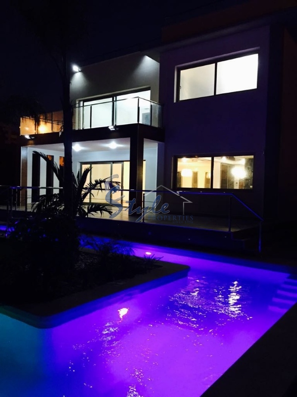 New build villa for sale in La Zenia, Costa Blanca_Pool at night