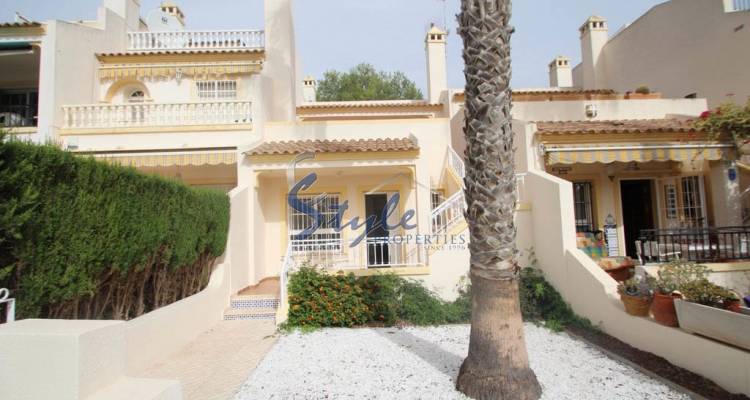 Townhouse for sale in Villamartin, Costa Blanca_Front