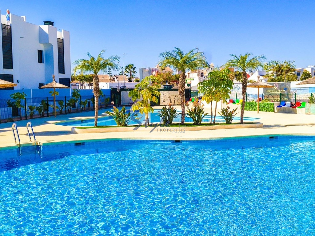 Buy apartments in Costa Blanca close to golf and beach in Mil Palmeras. ID: ON1116A4