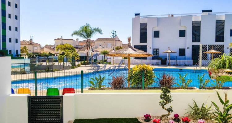 Buy townhouse in Costa Blanca close to beach in Mil Palmeras. ID: ON1116B1