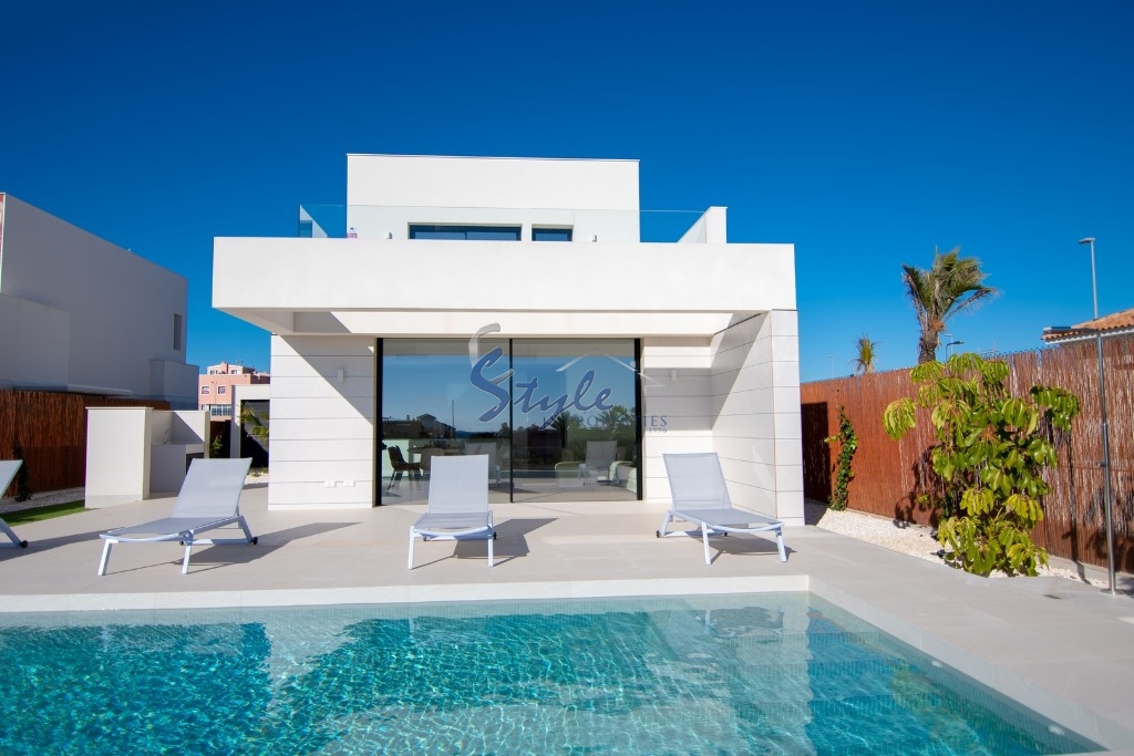 Buy villa in Costa Blanca close to golf and beach in Los Montesinos. ID: ON1123_33