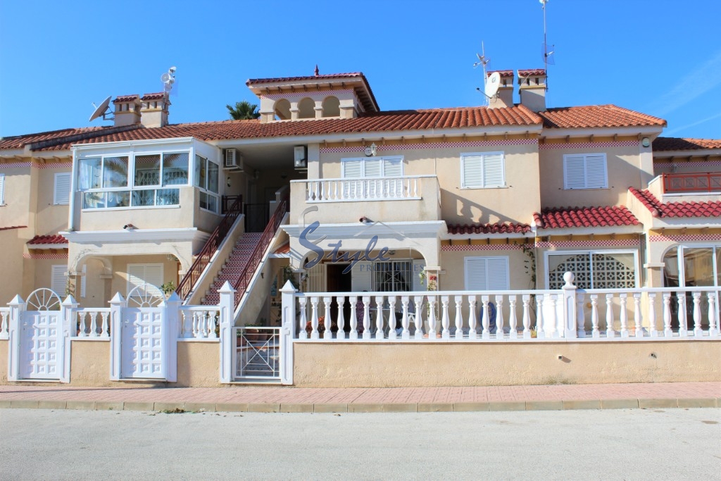 Купить квартира на верхнем этаже с бассейном  рядом с морем в Playa Flamenca, Коста Бланка. ID 4465