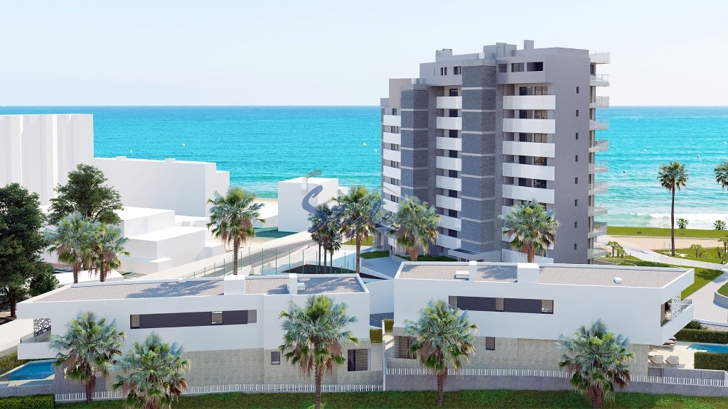 En venta nueva villa en primera linea de la playa en Alicante,Costa Blanca, Spain