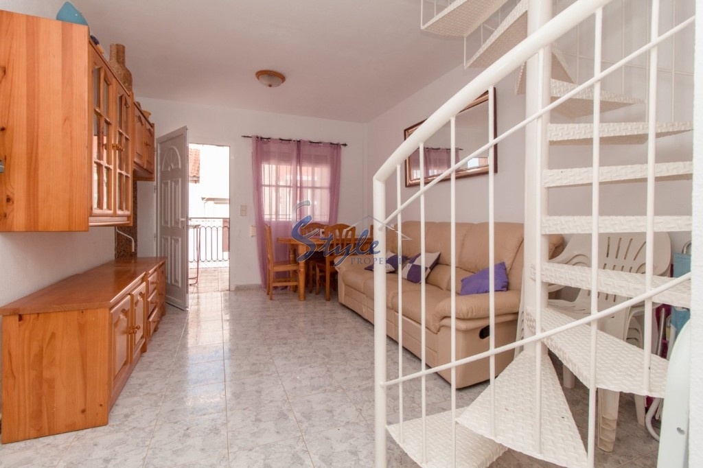Comprar bungalow con piscina y cerca del mar en Playa Flamenca, Orihuela Costa. ID: 4682