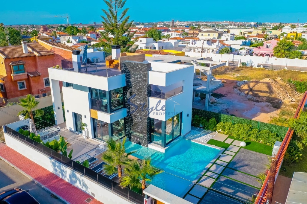 For Sale New Built Villa of Modern design with high technologies in Torreta Florida, Torrevieja. IDON280