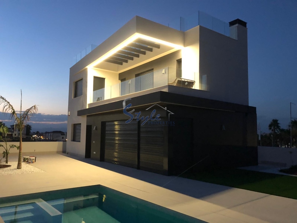 New build villas with private pool for sale on the golf resort, Campoamor, Costa Blanca, Spain