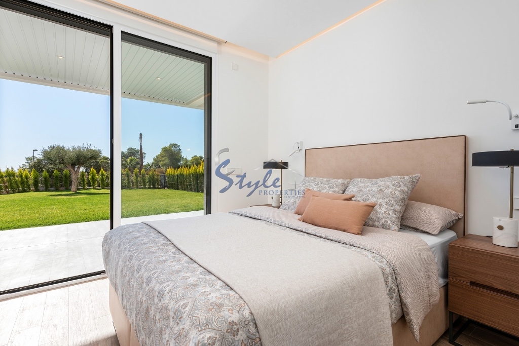 Apartments in a Luxury project on a Golf Course for sale in San Miguel de Salinas, Costa Blanca, Spain