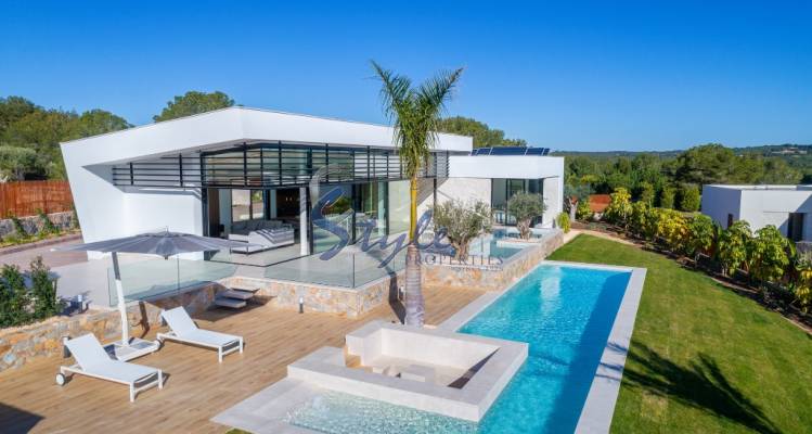Luxury villa with 3 bedrooms for sale in Las Colinas, San Miguel de Salinas, Costa Blanca, Spain, ON1208