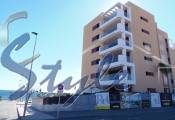 Apartamentos en primera línea de mar en la nueva promoción de Mil Palmeras, Costa Blanca Sur, España ON1345