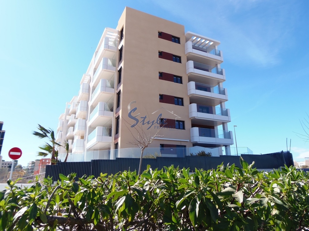 Seafront apartments for sale in the new development in Mil Palmeras, Costa Blanca South, Spain ON1345