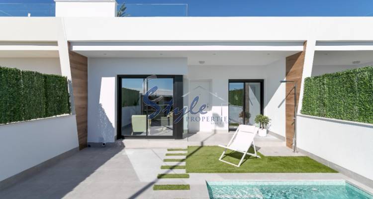 Villa de nueva promoción en venta en Los Alcázares al lado del golf y playa. ID ON1351