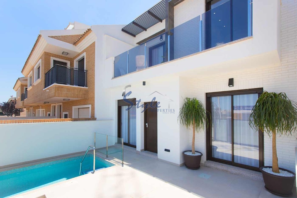 Buy new townhouse close to the sea in San Pedro del Pinatar, Costa Blanca. ID: ON1361