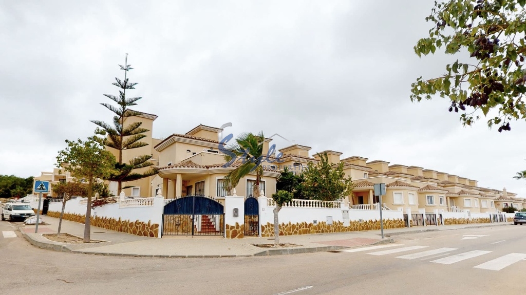 For sale new villa for sale in San Miguel de Salinas, Alicante, Costa Blanca, Spain ON1165