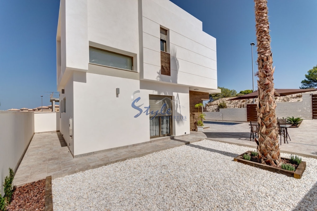 For sale new build villa in San Miguel de Salinas, Alicante, Costa Blanca, Spain. ON1218