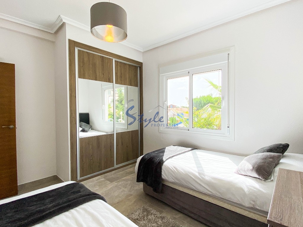 For rent 2 bedroom apartment near the sea in Punta Prima, Costa Blanca, Spain. ID100