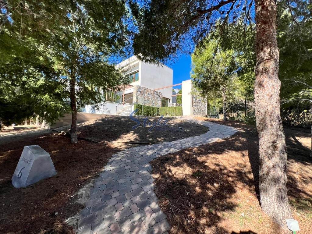 For sale modern villa close to golf courses in Las Colinas, Costa Blanca, Spain. ID1273