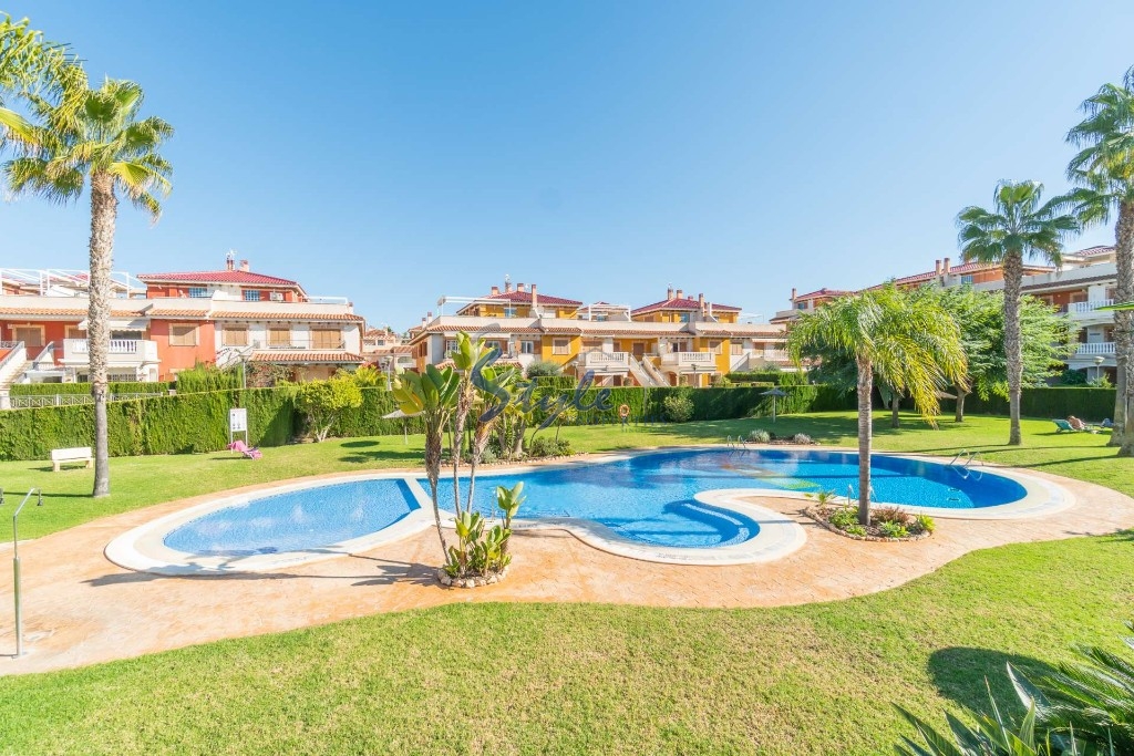 Buy penthouse in residential “ZENIAMAR VIII” in Playa Flamenca, Orihuela Costa  close to the sea. ID 4916
