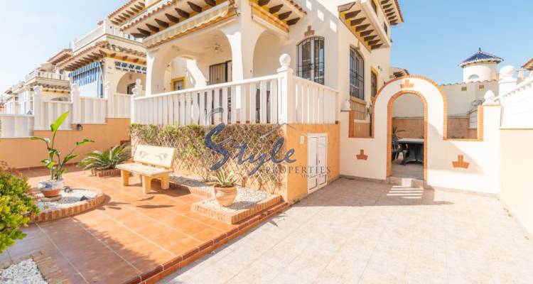 Buy Terraced house with views and private garden for sale in Lomas de Cabo Roig, Orihuela Costa. ID: 6040