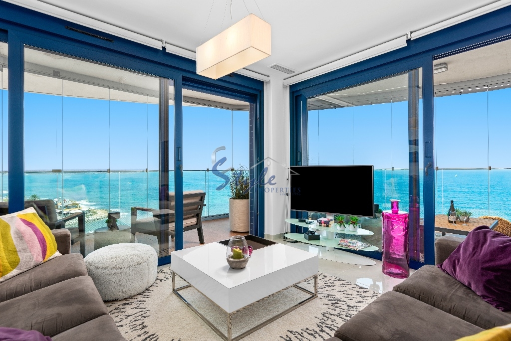 For sale front line luxury apartment in Sea Seanses, Punta Prima, Costa Blanca- ID1536