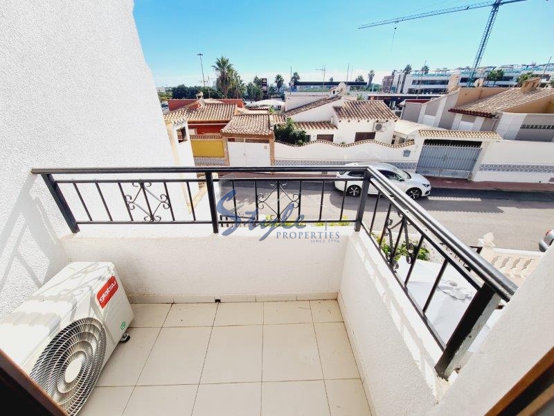 Comprar dúplex adosado con jardín y piscina en Los Balcones, Torrevieja. ID 6103
