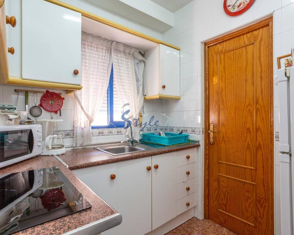 Se vende apartamento de 3 dormitorios con orientación sur en Torrevieja, Costa Blanca, España. ID1776