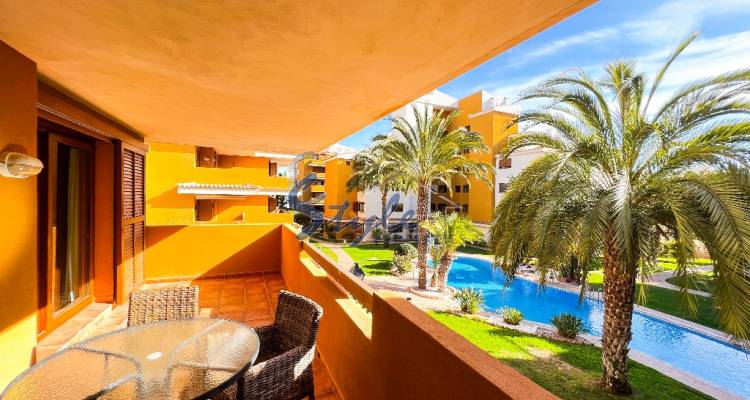 Se vende apartamento sur cerca de la playa en La Entrada, Punta Prima, Costa Blanca, España. ID1633