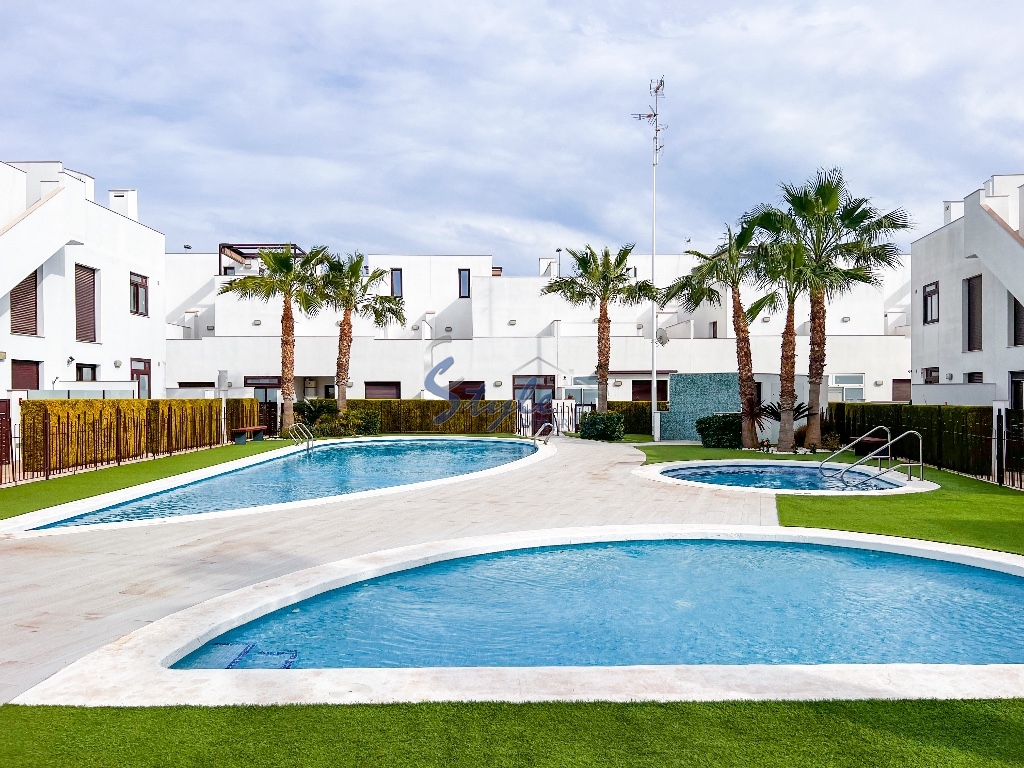 For sale modern apartment beach side in Pilar de la Horadada, Mil Palmeras,Costa Blanca, Spain. ID3771
