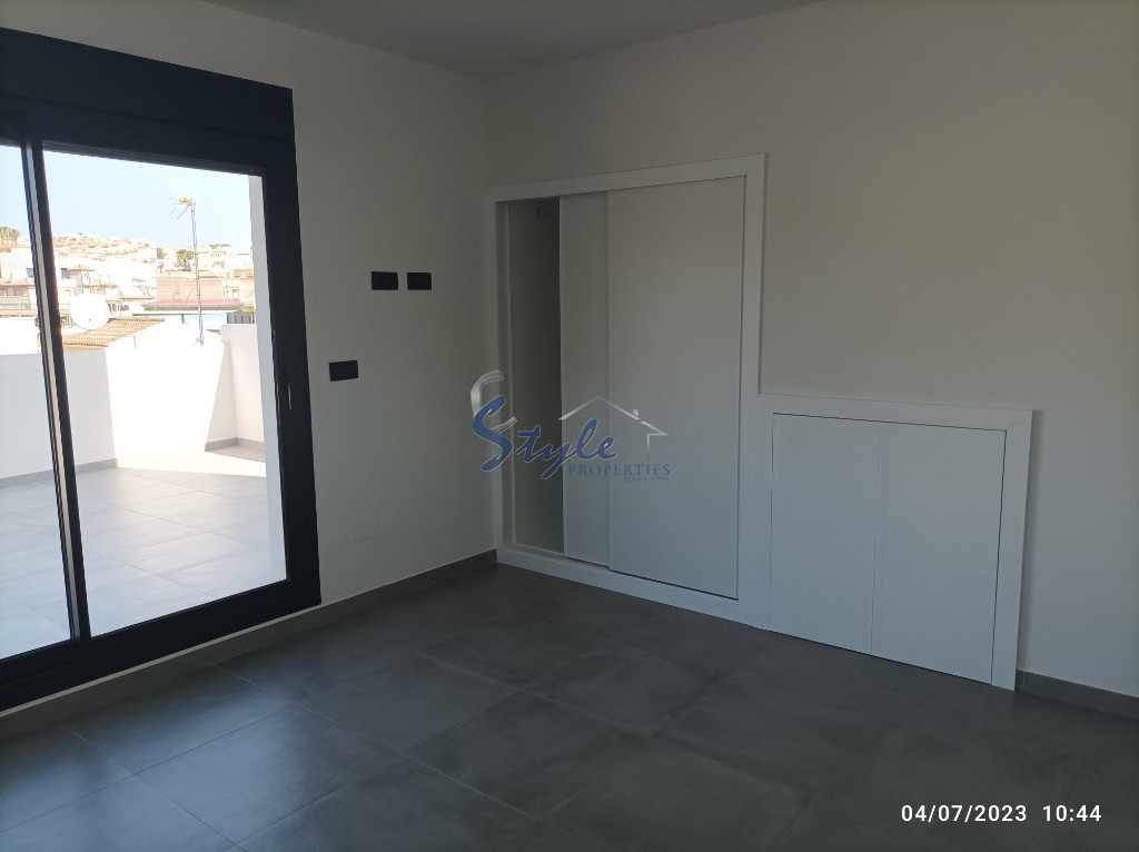 New build townhouses for sale in Villamartin, Costa Blanca, Spain. ON1782
