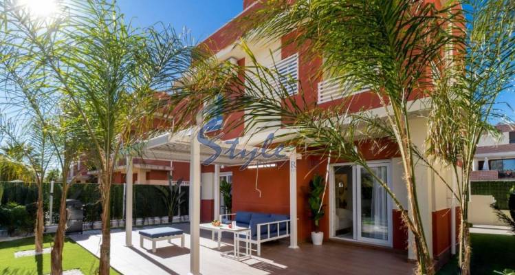 For sale villa of 3 bedrooms in Lomas De Cabo Roig, Costa Blanca, Spain. ID1623
