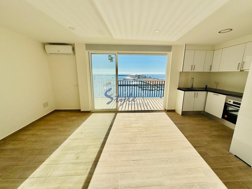Buy apartment in Torrevieja, Costa Blanca, 50 meters from the beach. ID: 6136