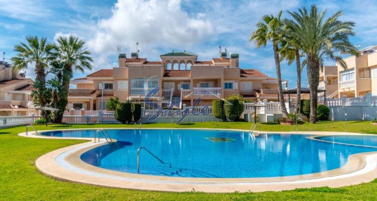 Comprar apartamento planta alta con piscina y cerca del mar en Playa Flamenca, Orihuela Costa. ID: 6146