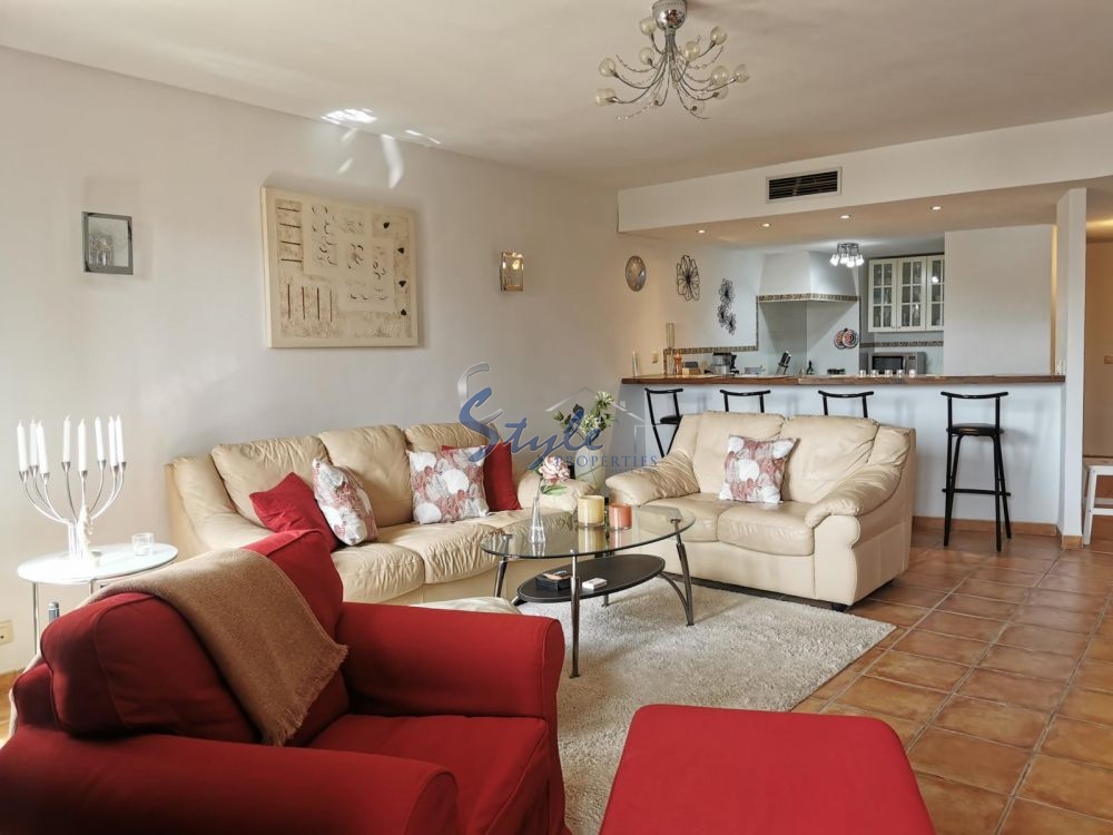 For sale beachside apartment in Panorama Park, Punta Prima, Torrevieja, Costa Blanca, Spain. ID1367